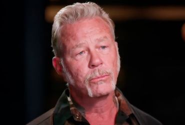 JAMES HETFIELD SI COMMUOVE PARLANDO DEI FAN